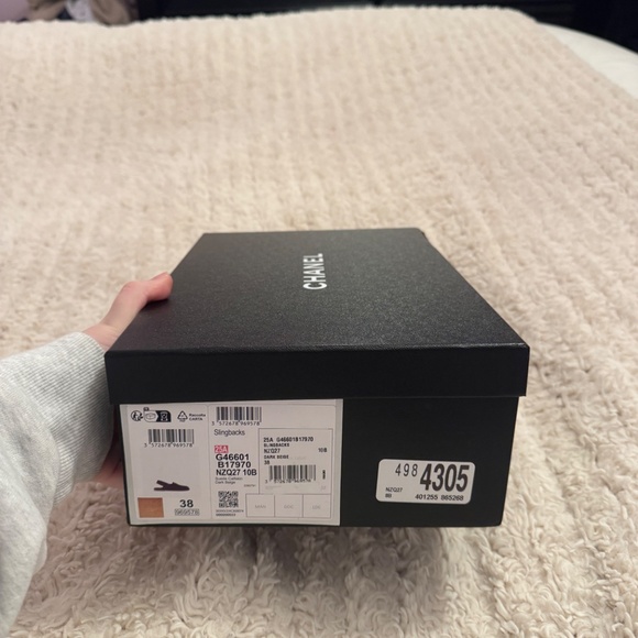 Authentic Chanel Shearling Slingback Loafers Metiers d’Art 2025 Collection - Picture 11 of 11